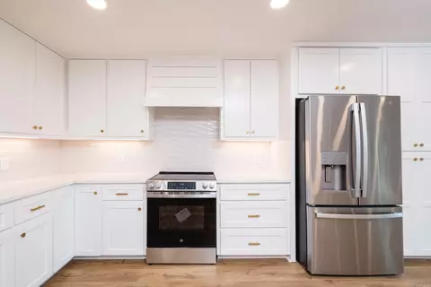 Kitchen - 3025 Razorback Rd, Benton, AR 72015 photo 3 of 4