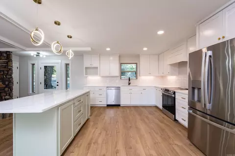 Kitchen - 3025 Razorback Rd, Benton, AR 72015 photo 1 of 4