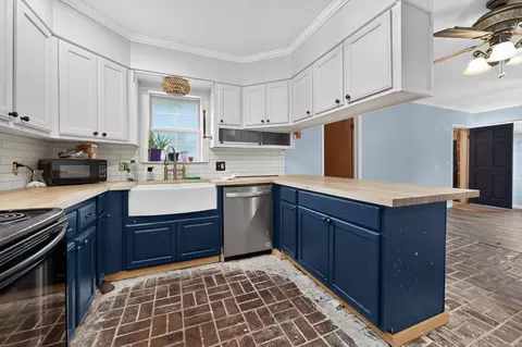 Kitchen - 280 Brannon Rd, Greenbrier, AR 72058 photo 2 of 4