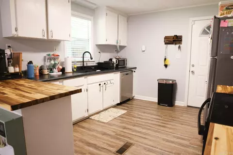 Kitchen - 11 Jerry St, Conway, AR 72032 photo 1 of 3