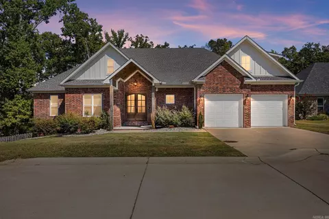 830 Grand Teton Dr, Benton, AR 72019