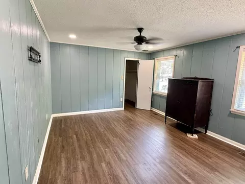 Bedroom - 121 Longleaf Dr, Searcy, AR 72143 photo 3 of 5