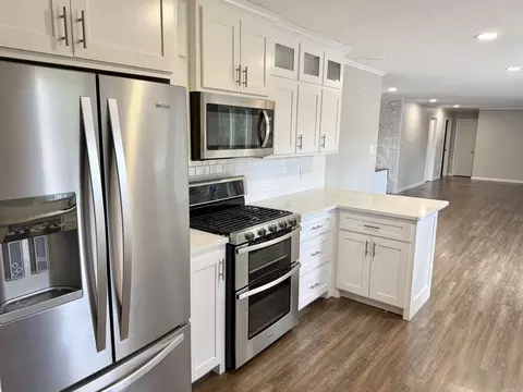 Kitchen - 121 Longleaf Dr, Searcy, AR 72143 photo 3 of 5