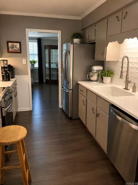 Kitchen - 8219 Us Hwy 63 Hwy, Pine Bluff, AR 71603 photo 3 of 4