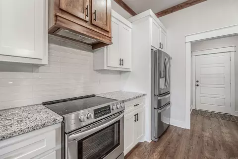 Entry Way - 10600 Gunter Loop, Benton, AR 72019 photo 2 of 6