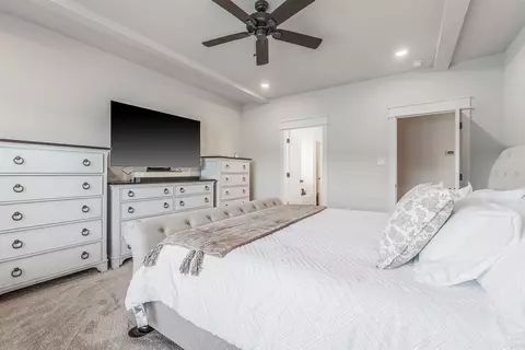 Bedroom - 10600 Gunter Loop, Benton, AR 72019 photo 4 of 8