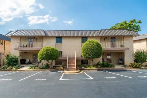 1226 Twin Pts, Hot Springs, AR 71913