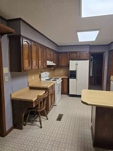 Kitchen - 428 Swinging Bridge Rd, Beebe, AR 72012 photo 3 of 3
