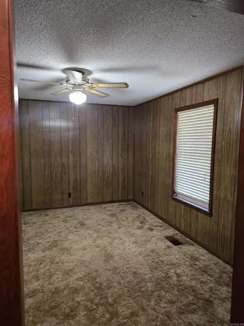 Bedroom - 428 Swinging Bridge Rd, Beebe, AR 72012 photo 4 of 6