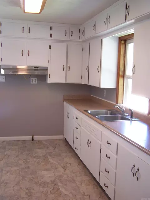 Kitchen - 709 Fraser, Clinton, AR 72031 photo 2 of 3