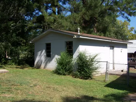 Exterior - 709 Fraser, Clinton, AR 72031 photo 4 of 5