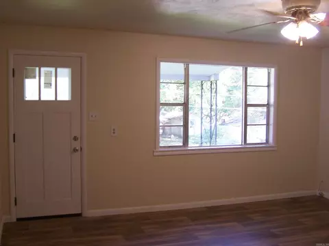 Living - 709 Fraser, Clinton, AR 72031 photo 1 of 1