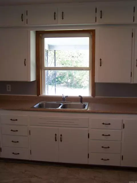 Kitchen - 709 Fraser, Clinton, AR 72031 photo 3 of 3