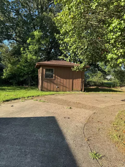 1303 S Bay, Pine Bluff, AR 71603 photo 2
