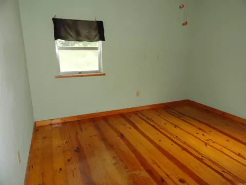 Bedroom - 3358 Hwy 74 E, Marshall, AR 72650 photo 2 of 3