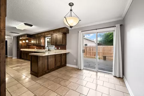 Kitchen - 19 Rosanne Dr, Conway, AR 72034 photo 3 of 8