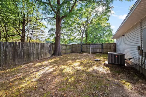Exterior - 19 Rosanne Dr, Conway, AR 72034 photo 17 of 20