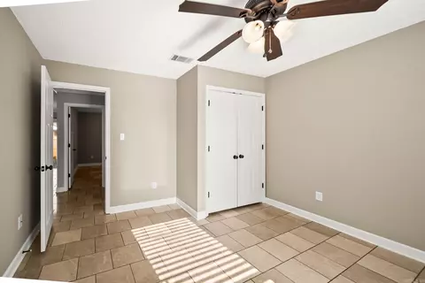 Bedroom - 19 Rosanne Dr, Conway, AR 72034 photo 5 of 6
