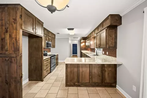 Kitchen - 19 Rosanne Dr, Conway, AR 72034 photo 1 of 8