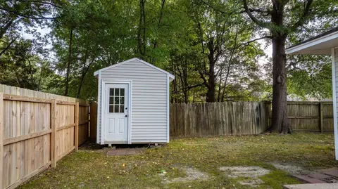 Exterior - 19 Rosanne Dr, Conway, AR 72034 photo 7 of 20