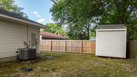 Exterior - 19 Rosanne Dr, Conway, AR 72034 photo 9 of 20