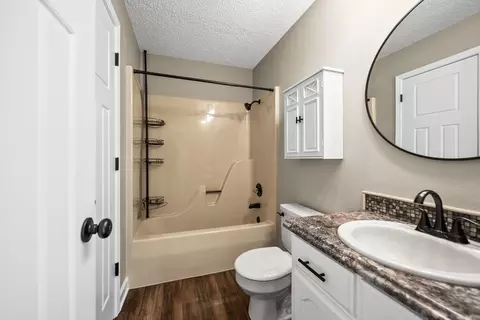 Bath - 19 Rosanne Dr, Conway, AR 72034 photo 1 of 2