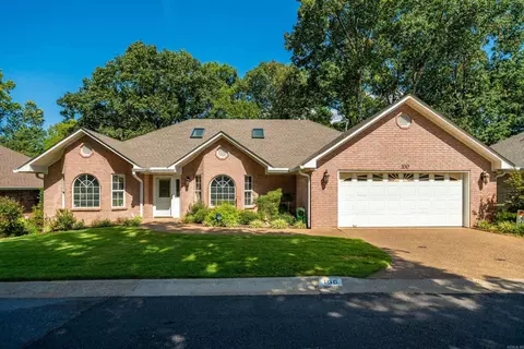 100 Forest View Ct, Hot Springs, AR 71913