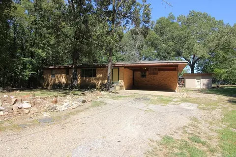 2218 Lakeshore Dr, Hot Springs, AR 71913