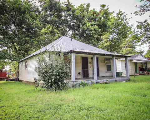 411 SW Lawrence St, Hoxie, AR 72433