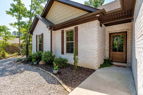 13 Estrella Cir, Hot Springs Village, AR 71909