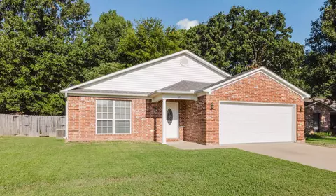 513 Hidden Forest Dr, Bryant, AR 72022