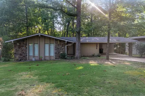 1 Torres Pl, Hot Springs Village, AR 71909