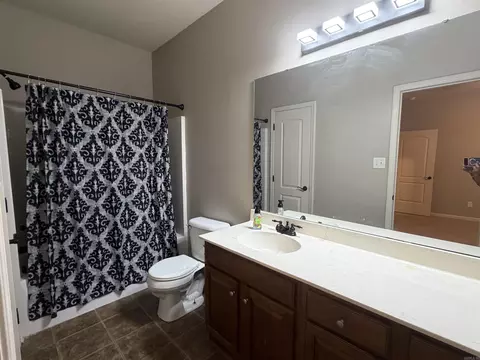 Bath - 14 Ponds Edge Ln, Alexander, AR 72002 photo 1 of 3