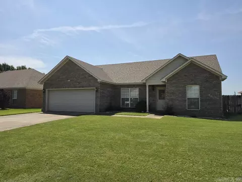 1325 Cherokee St, Wynne, AR 72396