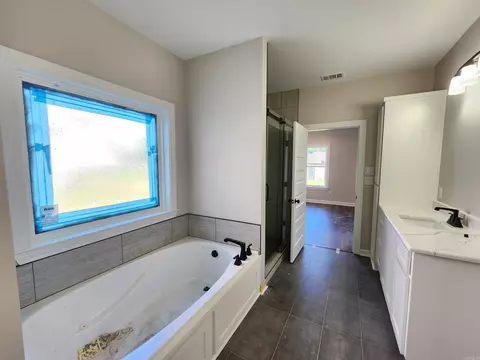 Bath - 15 Ravell Rd, Cabot, AR 72023 photo 5 of 5