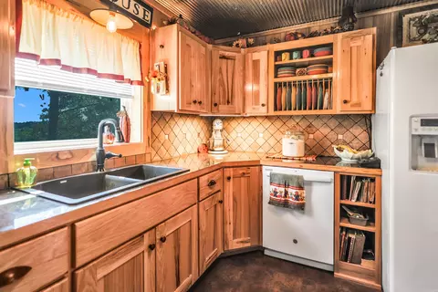 Kitchen - 1007 Murphy Rd, Norman, AR 71960 photo 4 of 4