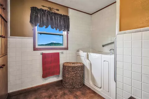 Bath - 1007 Murphy Rd, Norman, AR 71960 photo 2 of 4