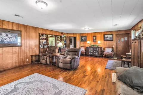 Living - 1007 Murphy Rd, Norman, AR 71960 photo 2 of 3