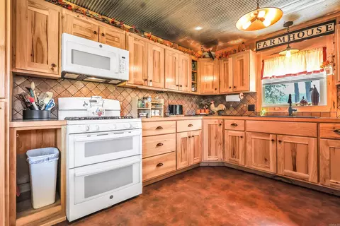 Kitchen - 1007 Murphy Rd, Norman, AR 71960 photo 1 of 4