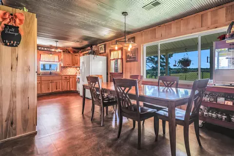 Dining - 1007 Murphy Rd, Norman, AR 71960 photo 1 of 4
