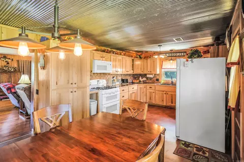 Dining - 1007 Murphy Rd, Norman, AR 71960 photo 4 of 4