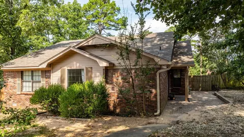 30 Woodlore Cir, Little Rock, AR 72211