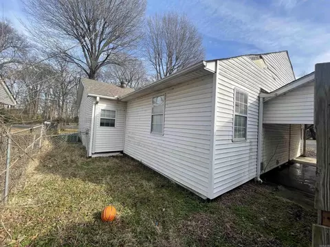 Exterior - 120 E Speedway St, Trumann, AR 72472 photo 6 of 7