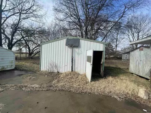 Exterior - 120 E Speedway St, Trumann, AR 72472 photo 7 of 7