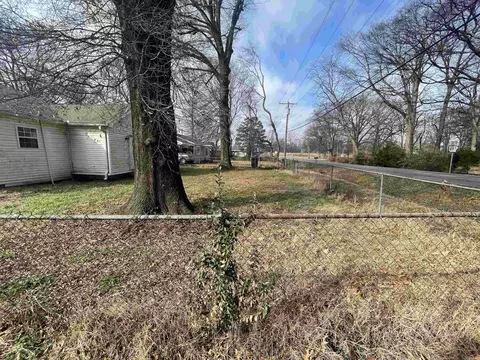 Exterior - 120 E Speedway St, Trumann, AR 72472 photo 4 of 7
