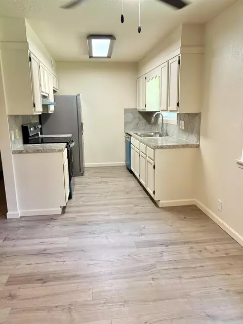 Kitchen - 209 N Pear St, Beebe, AR 72012 photo 1 of 3