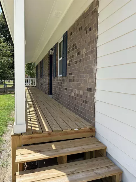 Exterior - 209 N Pear St, Beebe, AR 72012 photo 2 of 5