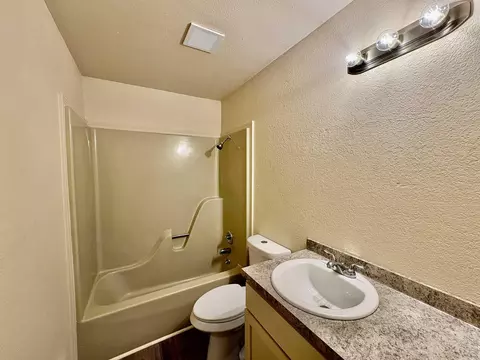 Bath - 209 N Pear St, Beebe, AR 72012 photo 3 of 3
