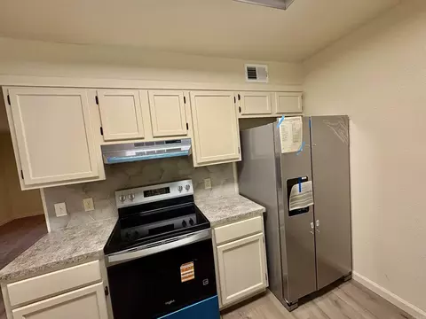 Kitchen - 209 N Pear St, Beebe, AR 72012 photo 2 of 3
