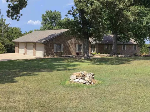 334 Forrest Hills Dr, Mountain Home, AR 72653